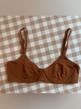SKIMS - fits everybody unlined Demi Bra | BRONZE / 32A